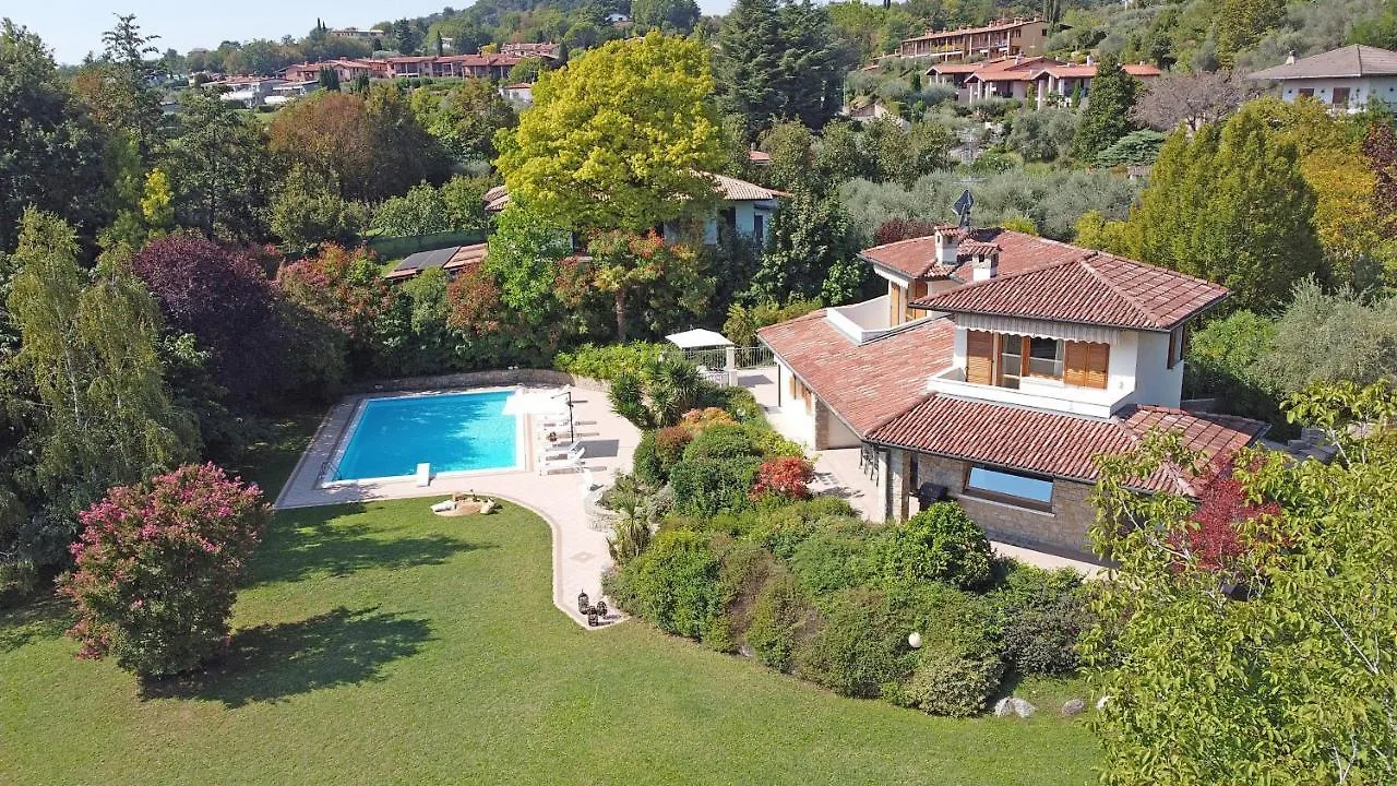 Villa Gelso park&private pool, lake view, ac, Soiano Del Lago