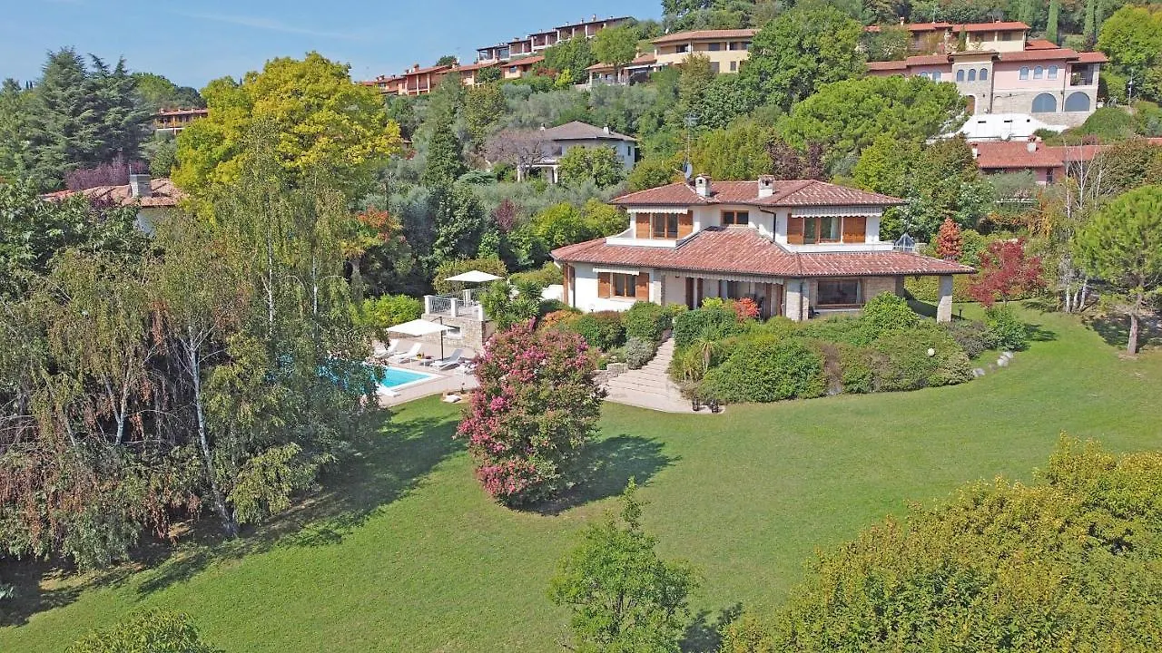 Villa Gelso park&private pool, lake view, ac, Soiano Del Lago Italia