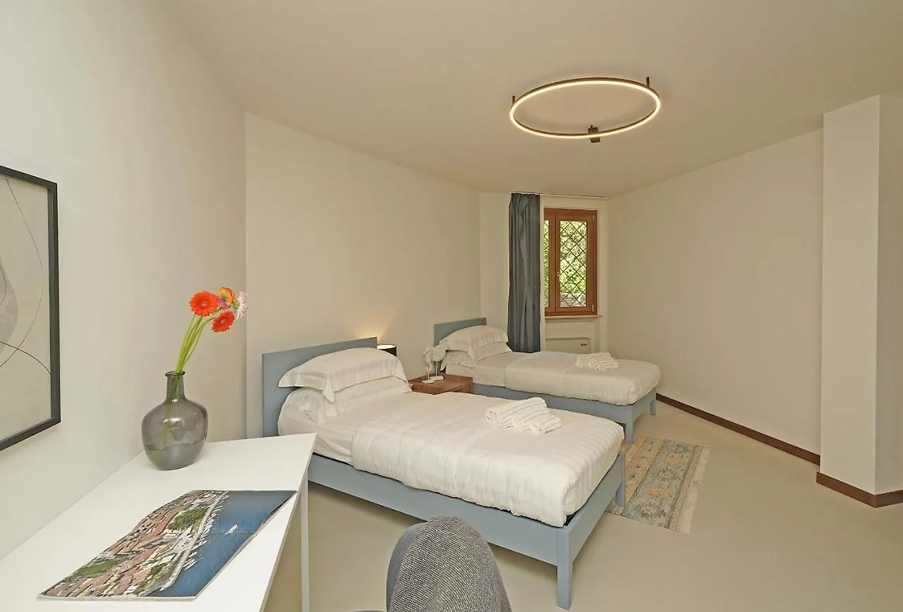 Villa Gelso park&private pool, lake view, ac, Soiano Del Lago