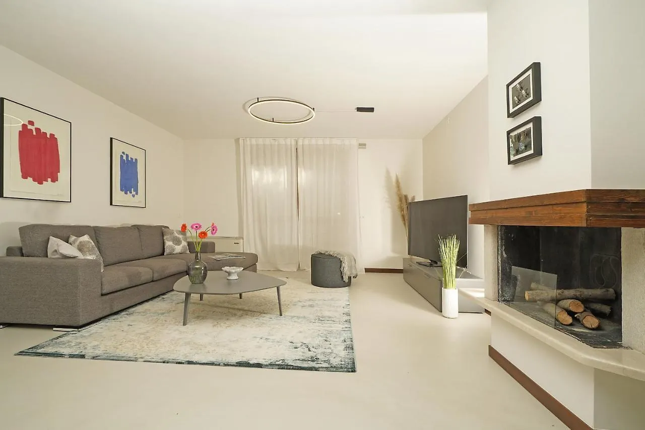 Villa Gelso park&private pool, lake view, ac, Soiano Del Lago
